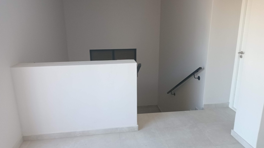 1 Bedroom Property for Sale in Table View Western Cape